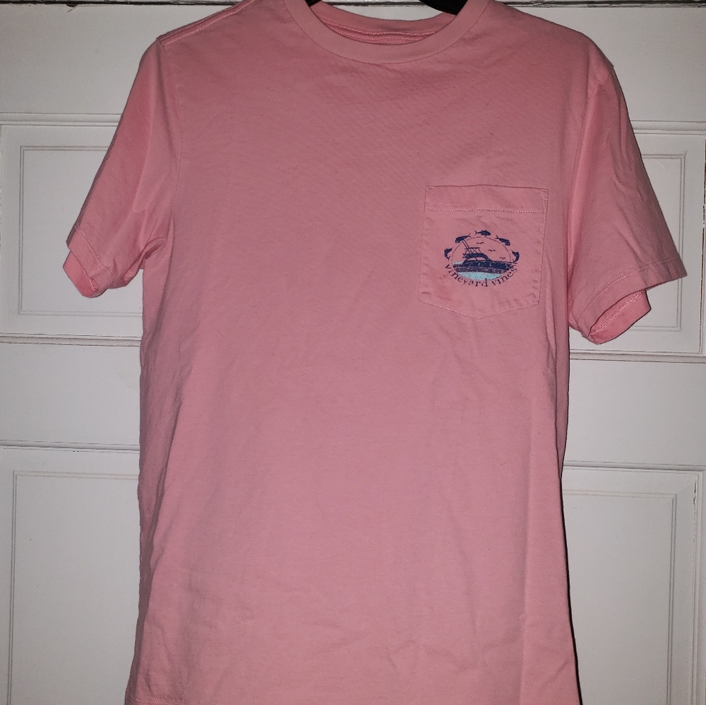 Vineyard Vines tshirt